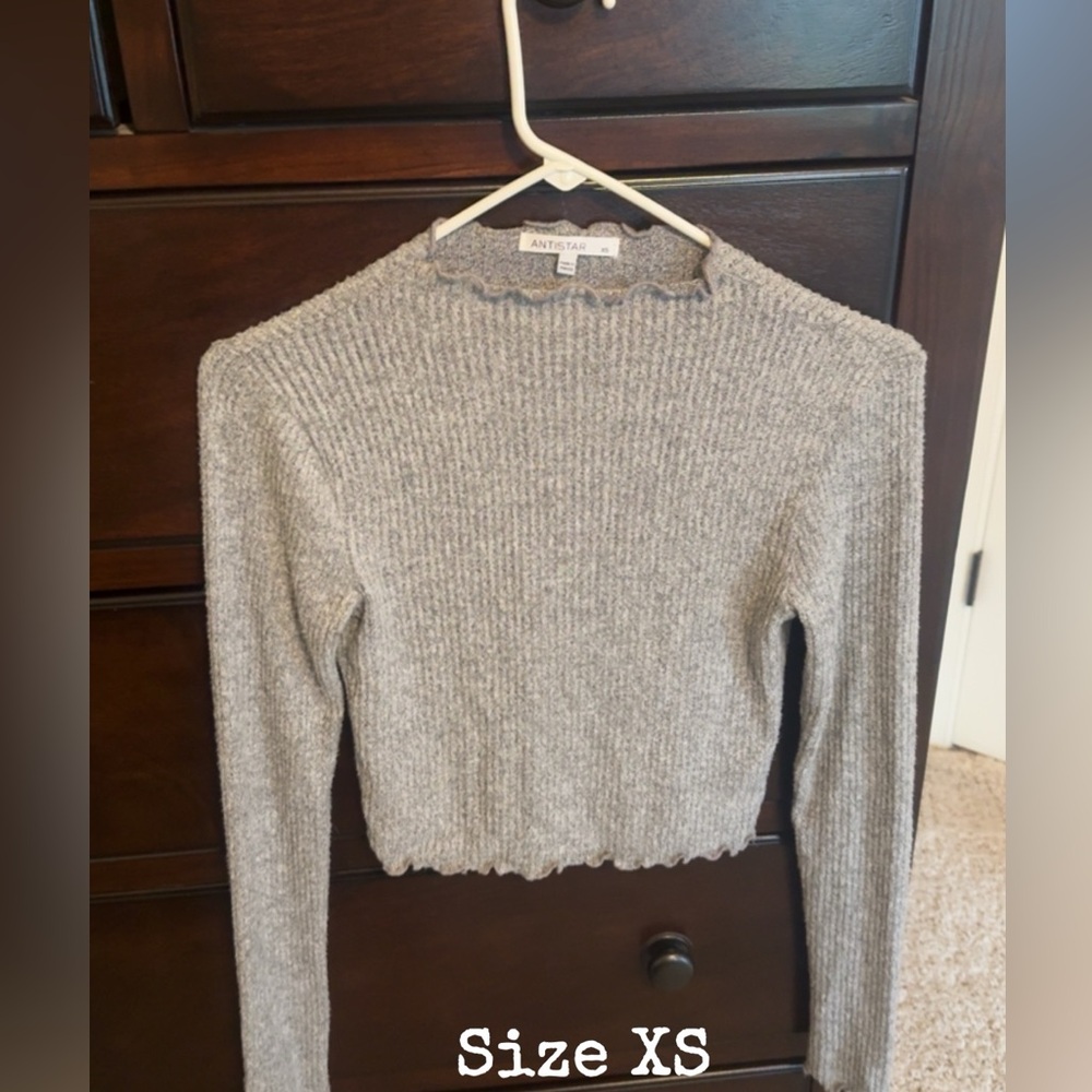 XS long sleeve crop